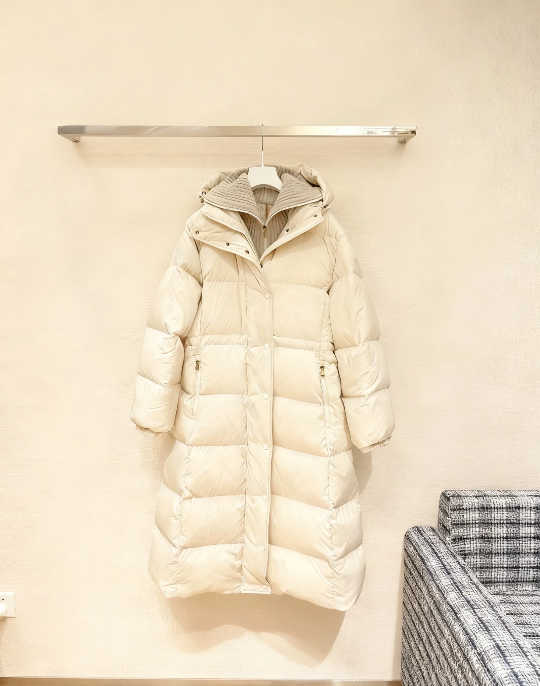 

2025 women New autumn-winter style hooded patchwork knitted long coat with down filling - white goose down filled jacket