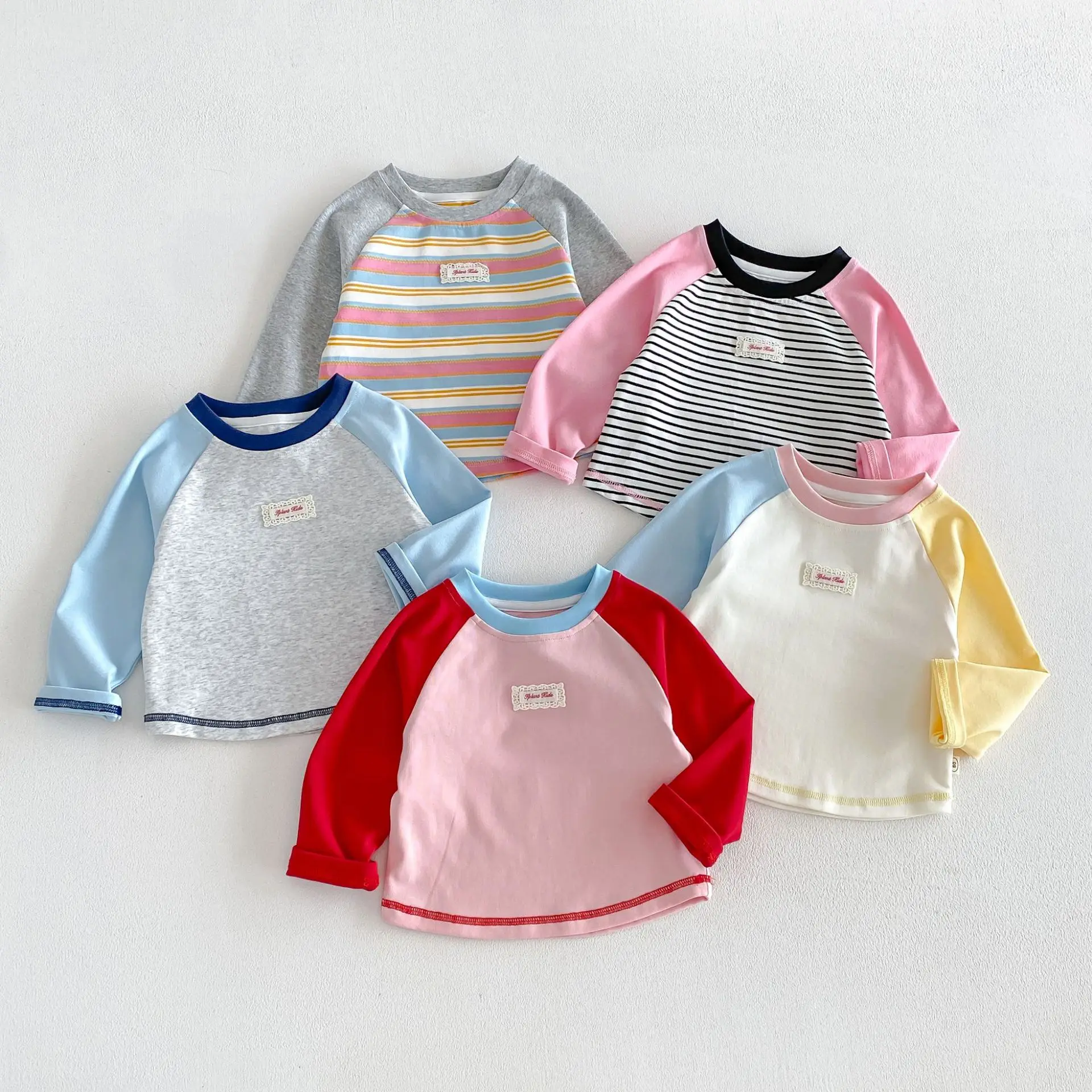 Herbst-Kinder-Langarm-T-Shirt mit Buchstaben-Aufnäher, Streifen und Farbblockierung für Mädchen und Jungen, Weiche Baumwolle Kinderkleidung – Detail 4