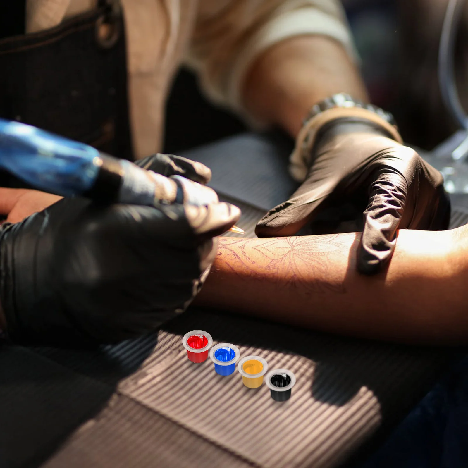 

100 шт., чашки с чернилами для макияжа, стерильные одноразовые колпачки для татуировки, косметологический держатель для пигментов, быстрое простое нанесение, размер 8 мм