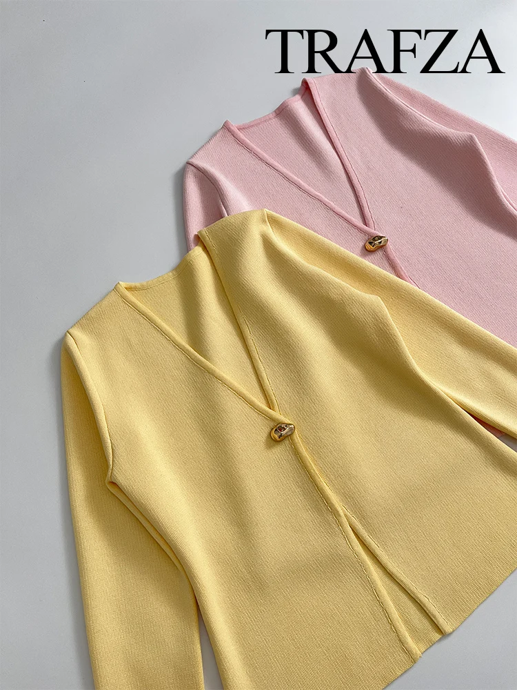 

TRAFZA Women's Fashion V-Neck Elegant Slim Cardigans Long Sleeves Top Female Temperament Golden One Button Casual Knitted Coat