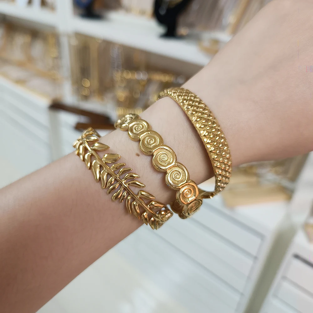 JINHUI Leaf Bangle Stainless Steel 18K Gold Plated Waterproof Fade Resistant Daily Wrist Jewelry Women