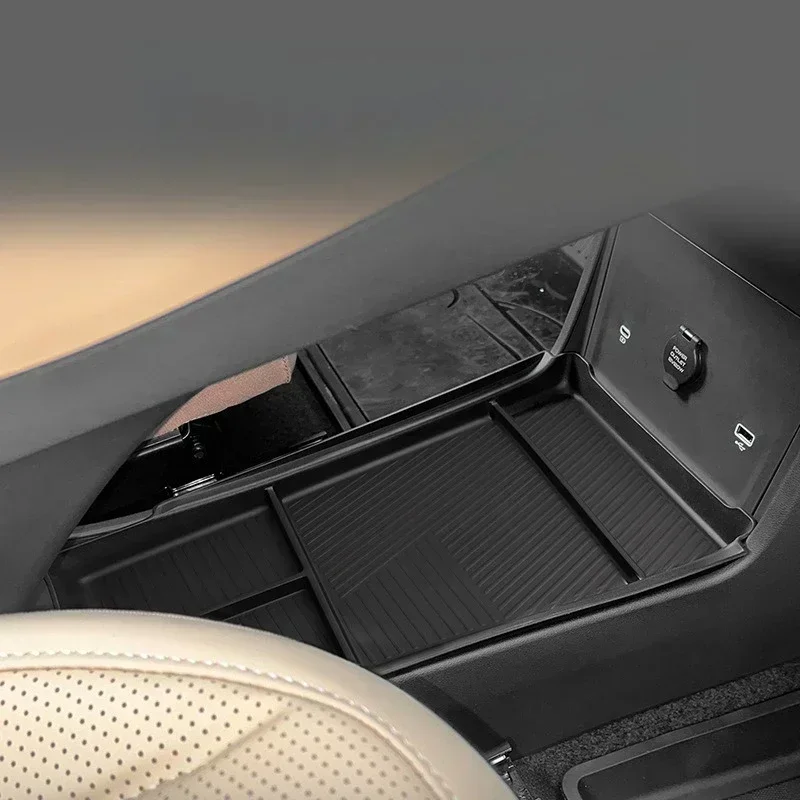 Konsolen-Armlehnen-Aufbewahrung für Geely Starray 7 EM-i Einfache Installation Auto-Zentrale Unterlage mit kabellosem Ladepad – Detail 4