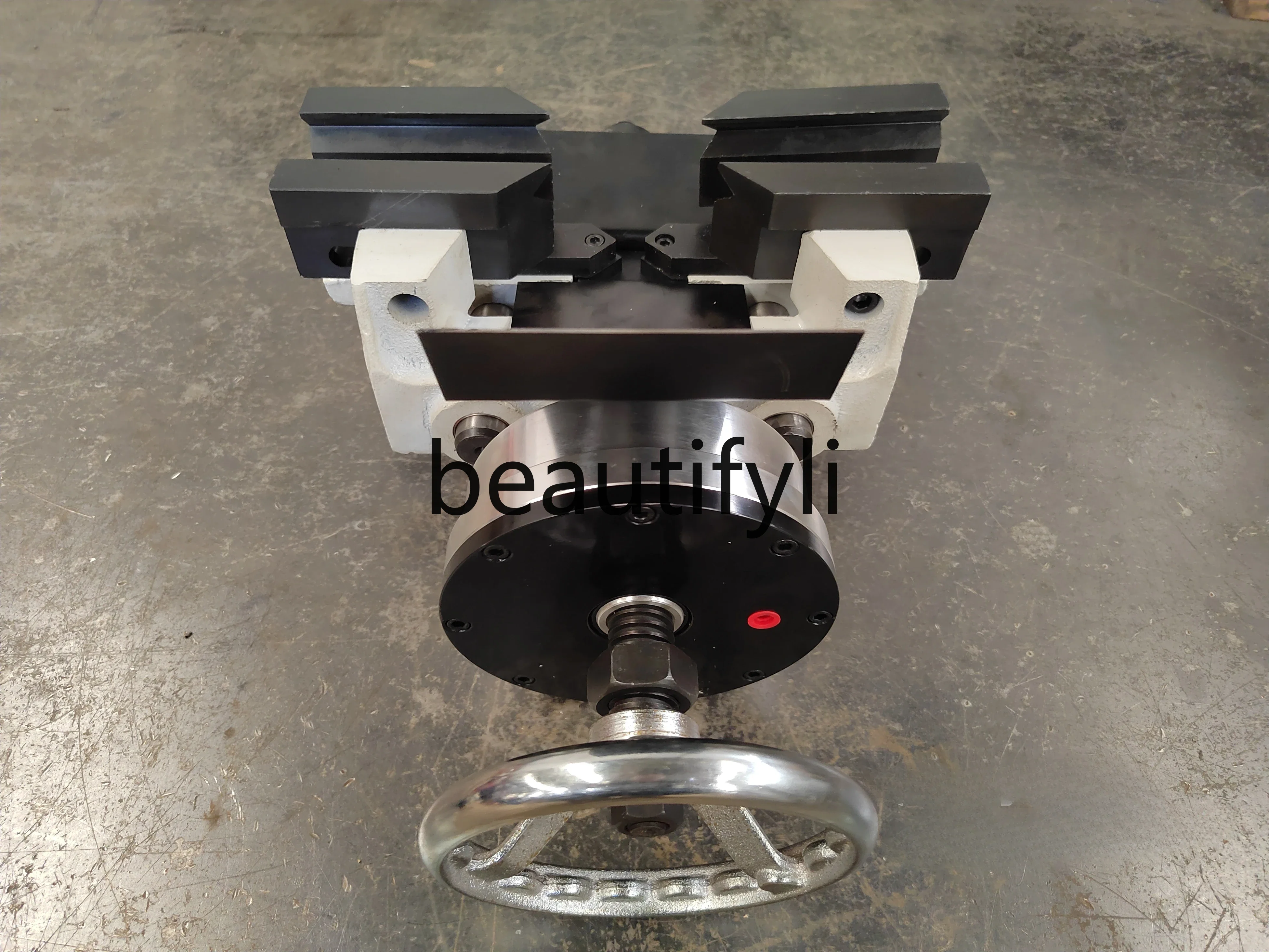 Pipe cutting machine clamp assembly 315 Manual pipe cutting machine accessories 275 Pneumatic clamping assembly