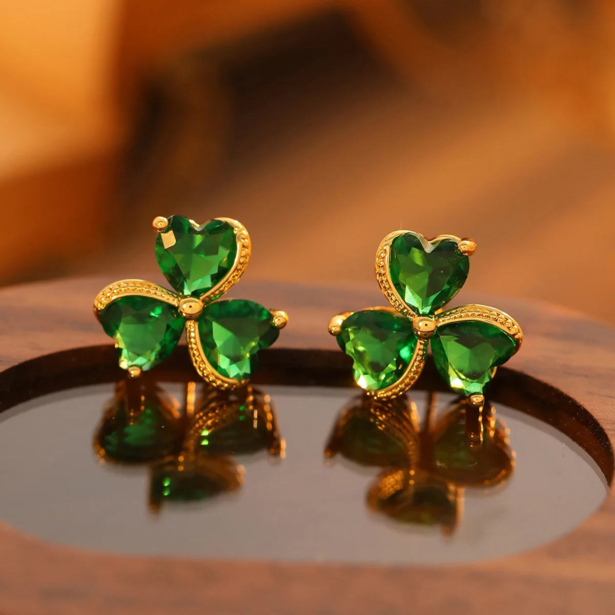 Classic Clover Emerald Earrings Are Essential For Weddings, Banquets, Outings, Family Parties, And Gifting To Friends