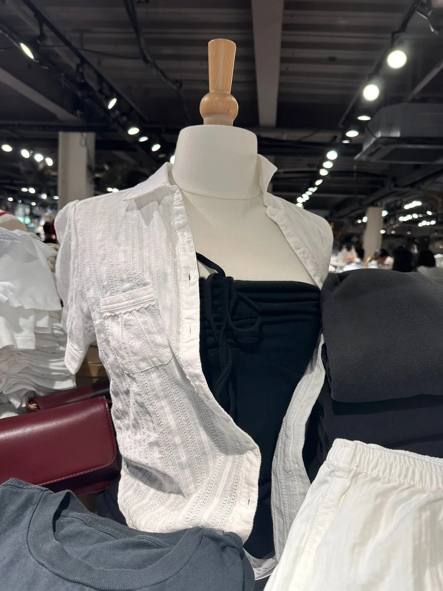 

Jacquard Eyelet Slim T-shirt Blouse Woman Lapel Lace Trim Pockets Single Breasted Short Sleeve Shirts Cotton Basic Crop Top New