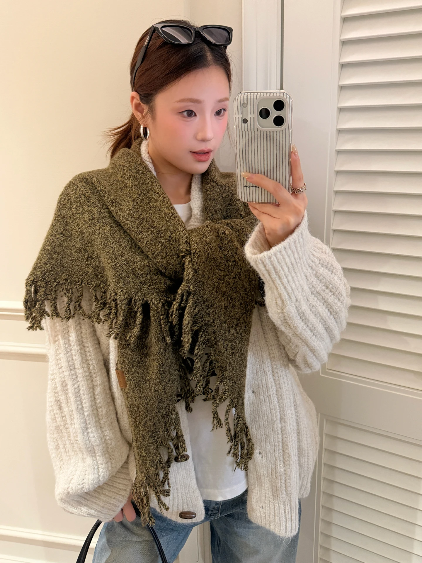 Korean Style Minimalist Solid Color Tassel Large Triangle Shawl Women's Winter Wool-Containing Fashionable High-End Warm Scarf