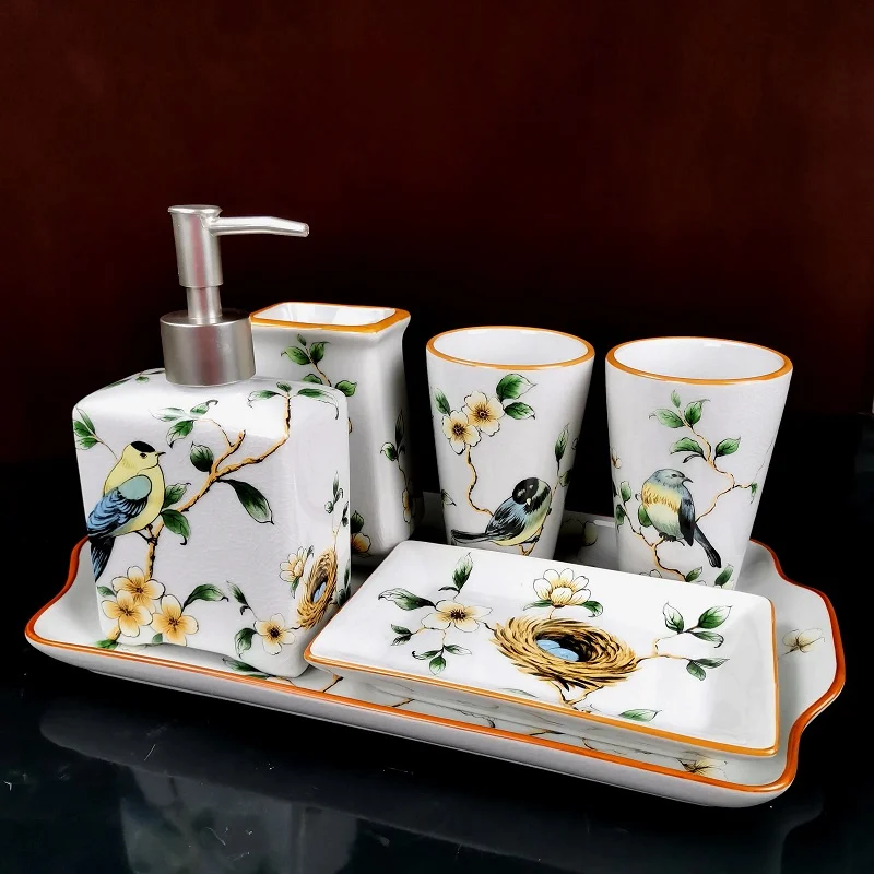 Set da bagno Dispenser di sapone liquido in ceramica/Porta portaspazzolino Tazza per gargarismi 5 pezzi Fiore e uccello Regalo di nozze Compleanno