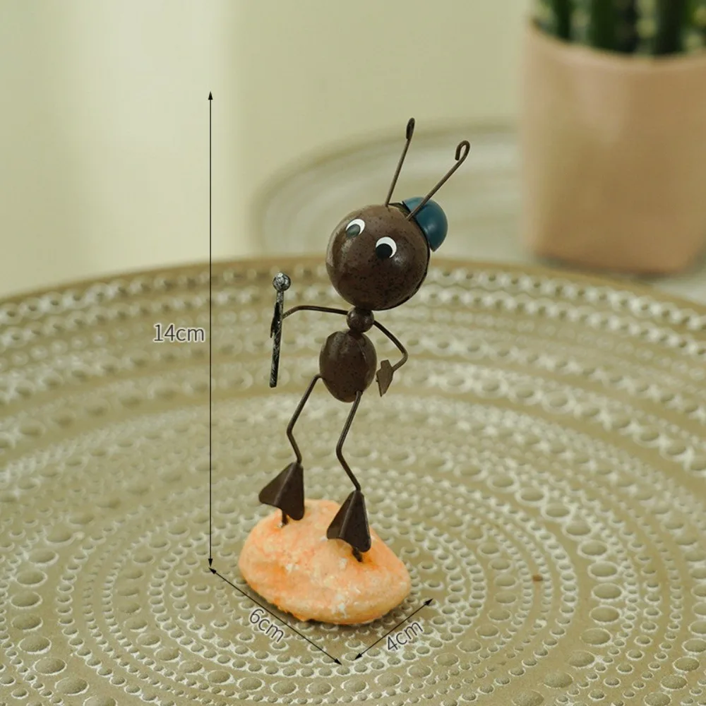 New Iron Metal Ant Ornament Garden Art Reading Ant Ant Miniature Sculpture Yard Decor Outdoor Decor Figurine Miniature