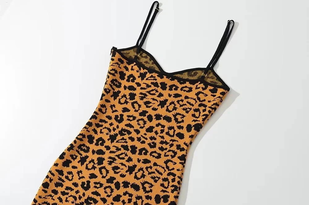 ชุดเดรสไหมพรมลายเสือ ทรงเข้ารูป สายรัดไขว้ ผู้หญิง เอวสูง ใส่ทำงาน ฤดูใบไม้ร่วง ชิ้นเดียว วัสดุอื่นๆ