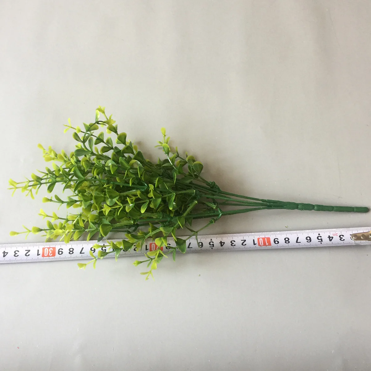 

Artificial Eucalyptus Plant Green Simulation Plastic for Home Living Room Dining Office Decoration Fake Plants and Flowers