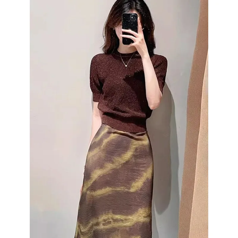 تنورة بدلة كلاسيكية مكونة من قطعتين للنساء صيفية عصرية برقبة دائرية تي شيرت نحيف على الطراز الغربي