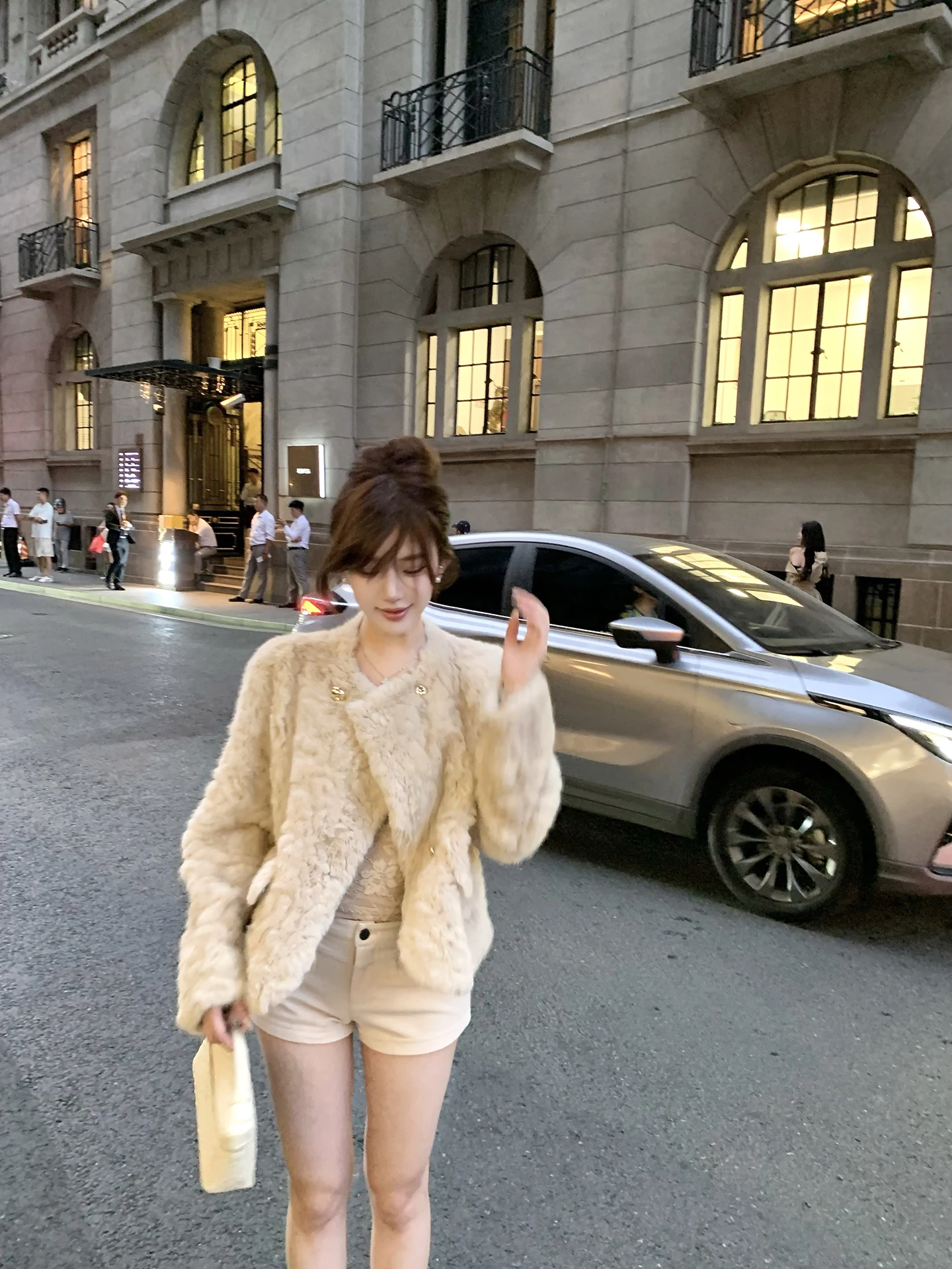 

Женская модная осенне-зимняя теплая куртка из искусственного меха и экокожи для женщин