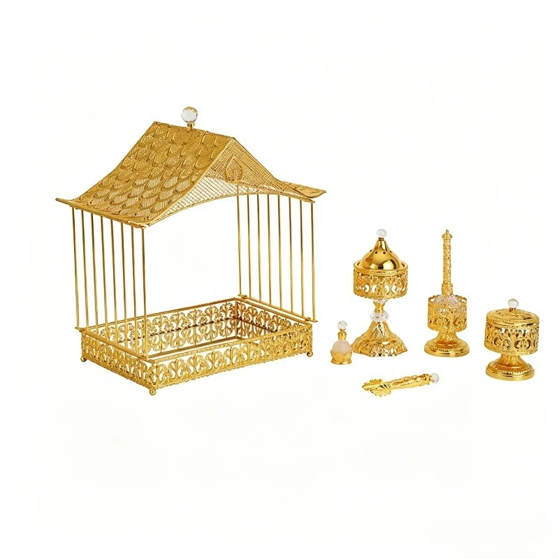 Portable aromatherapy diffuser for office, hotel or home use. Made of acrylic, it is golden in color and durable