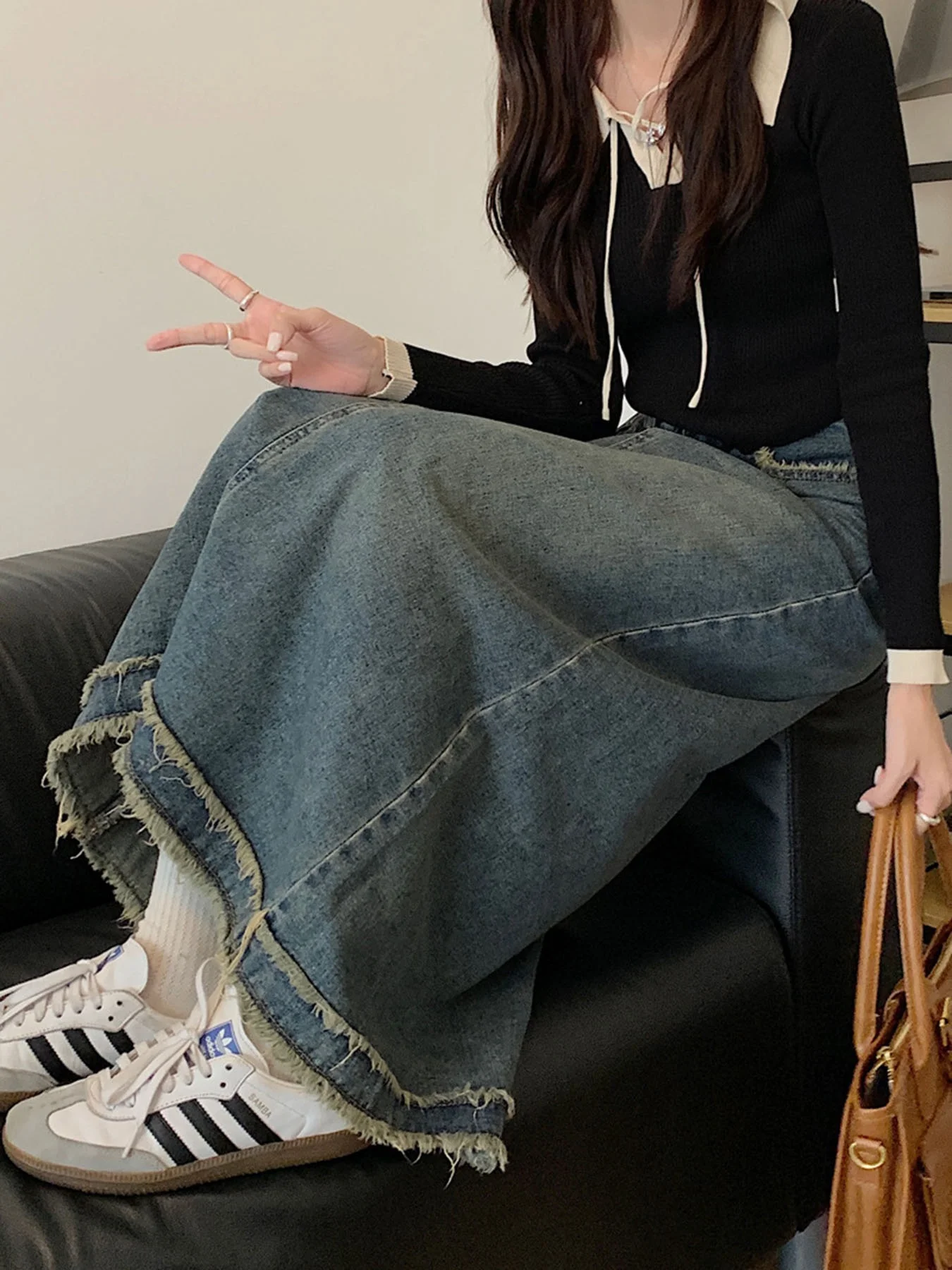 Vintage Frayed Edge High-Waisted Denim Midi Skirt A-Line Long Half Skirt for Pear-Shaped Figures view 2