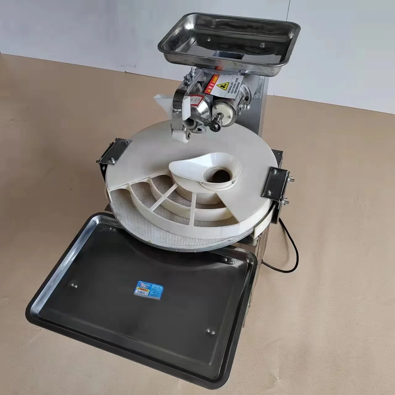 Granular product manufacturing, flour dough cutting machine