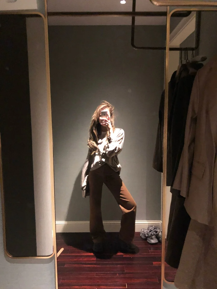 Calça Jeans Feminina Soolrok de Cintura Alta com Perna Reta, Linhas Picasso, Efeito Emagrecedor, Cobertura de Quadril, Duas Cores e Micro Flare