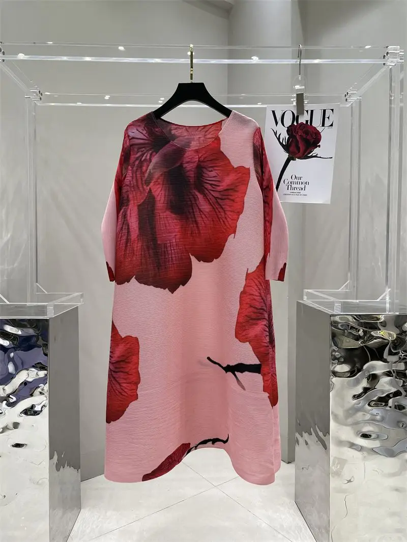 فستان مُزين بطباعة مرنة على شكل زهرة كبيرة للربيع والصيف فضفاض فيستدوس دي فيرانو موخير 2023