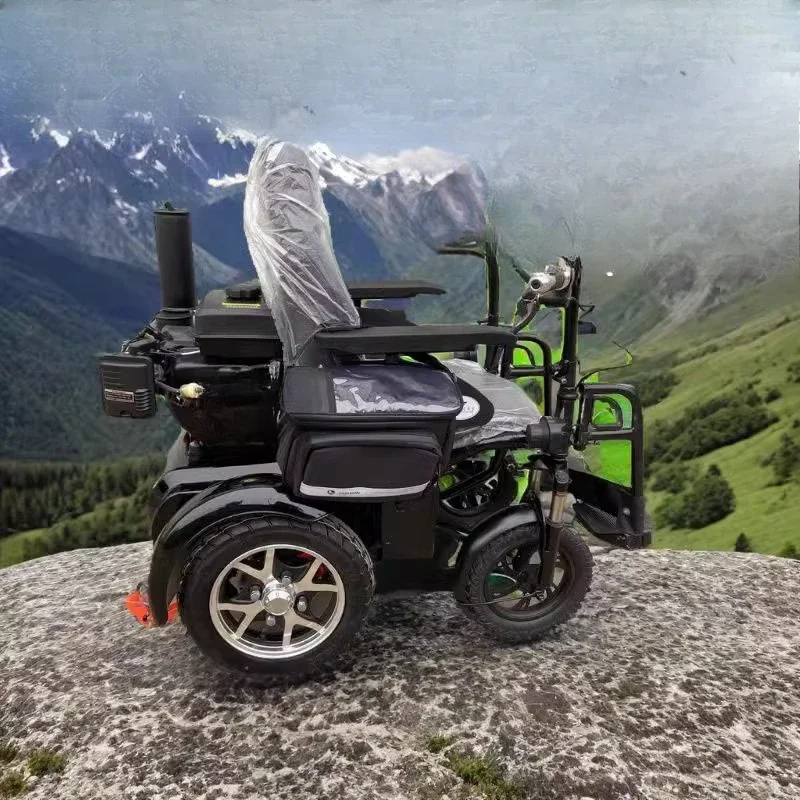 Oil-electric hybrid elderly disabled scooter, four-wheeled wheelchair high-speed range extension Qiao likeengine