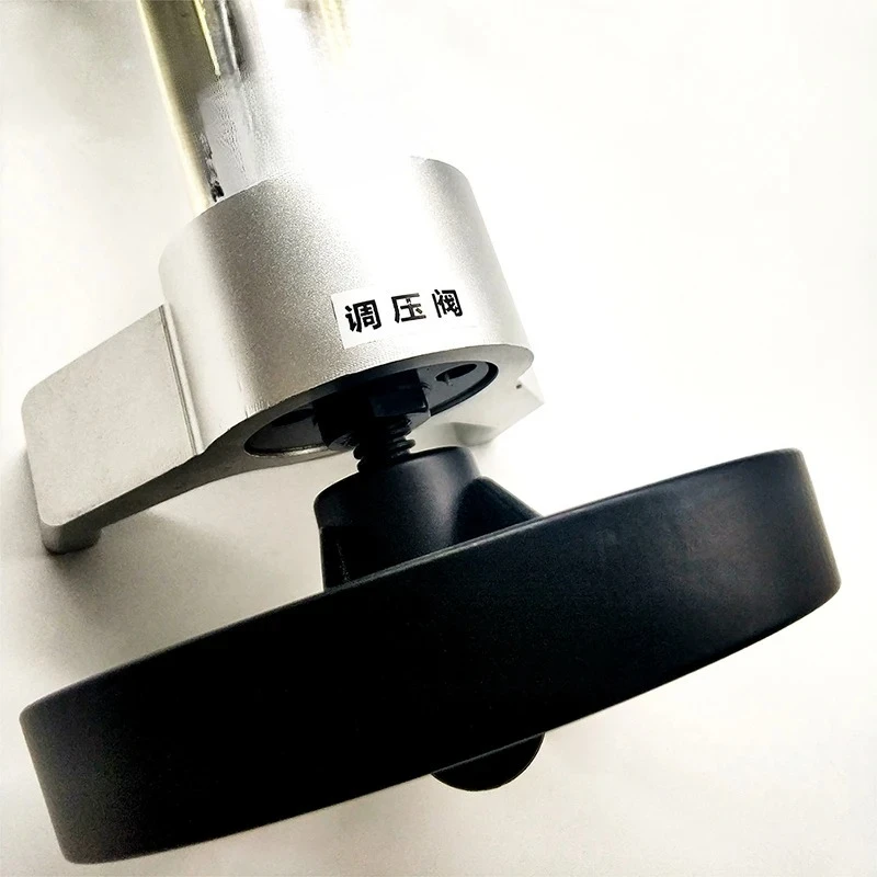 700Bar Portable Hydraulic Hand Pump for Pressure Calibration, Includes High-Accuracy Gauge for Industrial Use