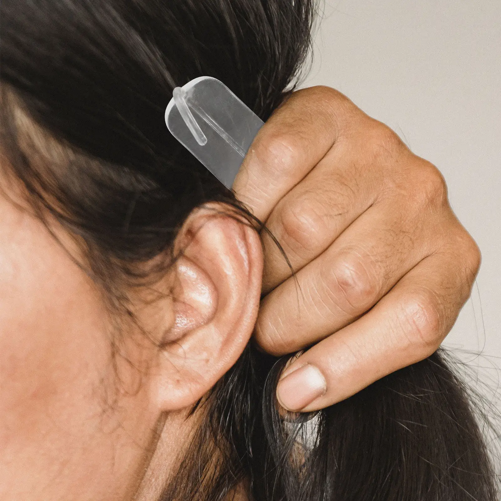 

2 пары прозрачных силиконовых клипс для ушей, изящные аксессуары для женщин, подчеркивающие форму лица, для любого случая.