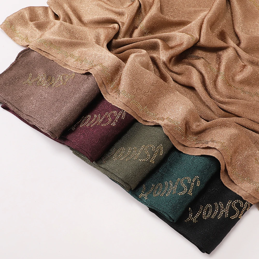 Luxuriöser Glitzer-Hijab mit Strassrand aus Seidensatin – Modischer islamischer Kopftuch-Schal für Damen – Detail 6