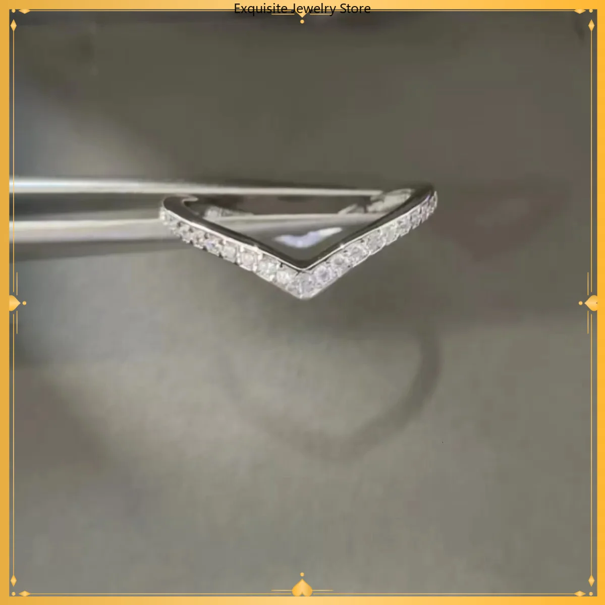 

Designer Jewelry High Luxury Ring for Woman Men V-shaped Row Diamond Zircon Stacking Crown of Love Diamond Ring for Gift