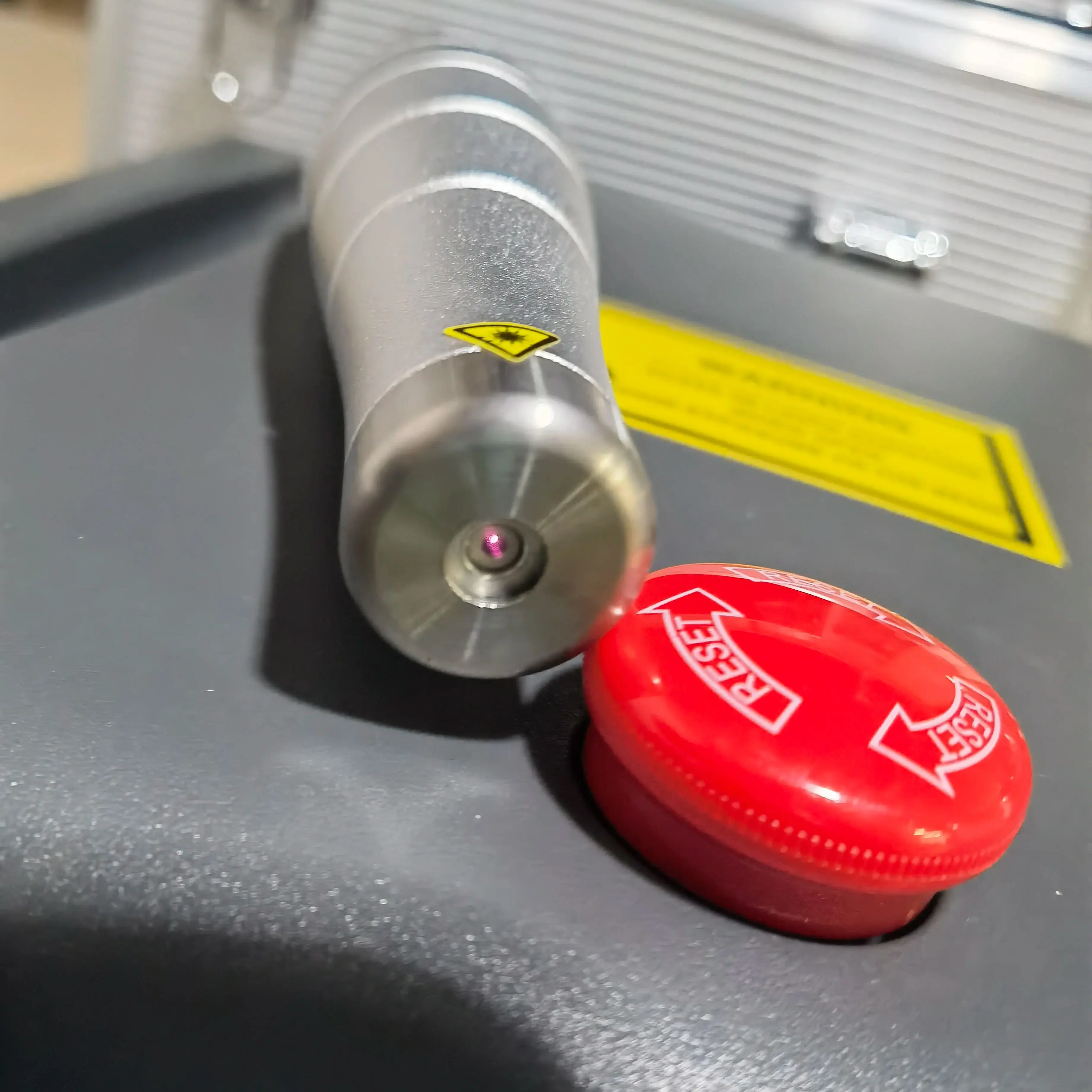 Physical Therapy Cold Laser Therapy Red & Near Infrared Light for Arthritis Pain 11x650nm+5x808nm for Neck Back Knee Pain