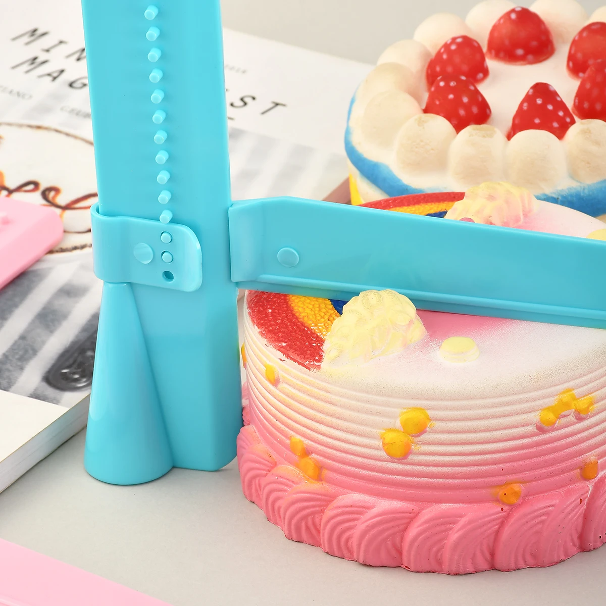 Adjustable Cake Scraper Smoother Set Includes Fondant Spatulas Edge Smoother for Cream Decorating - DIY Baking Tool for Kitchen