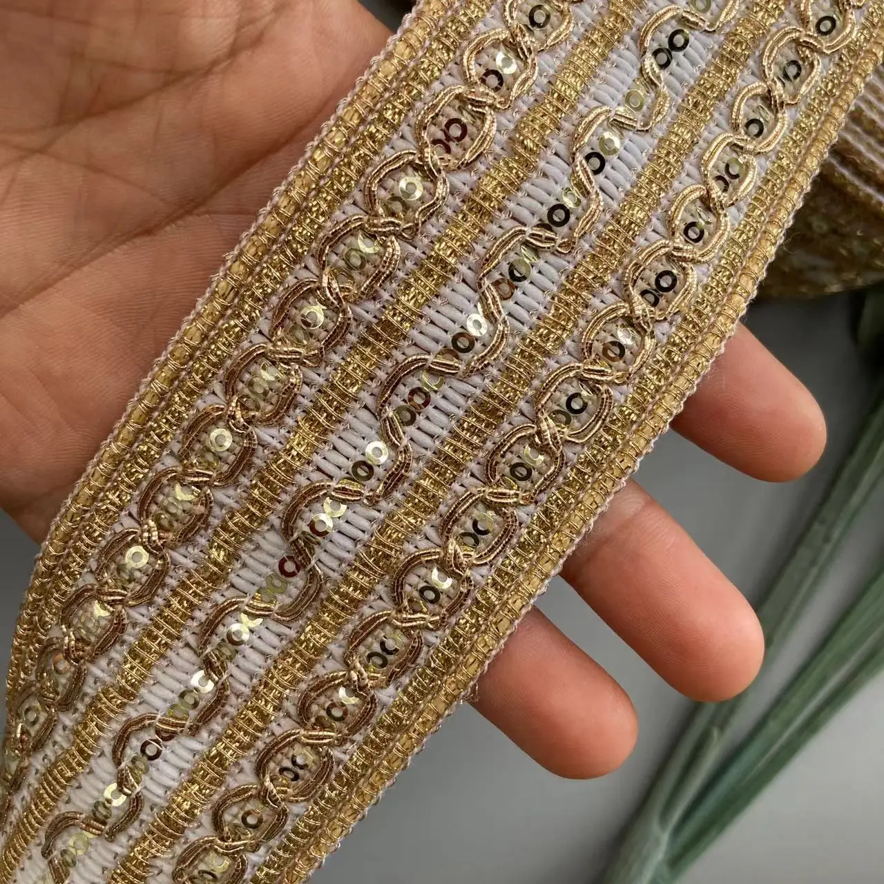

1 Yard White 5cm Lace Trim Ribbon Ethnic Clothing Gold Thread Embroidery Sequin Fabric Jacquard Webbing Garment Accessories New