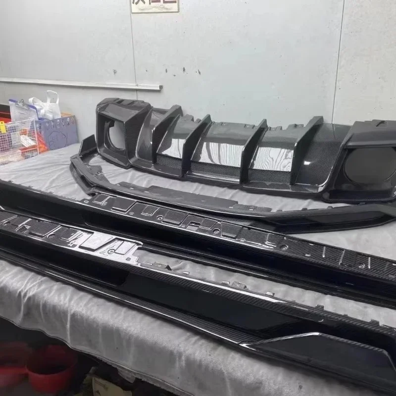 Perfect Body Kit for PK Type Dry Carbon Fiber Small Surround Front Lip Rear Diffuser Spoiler Engine Hood for  R8 Upgrade