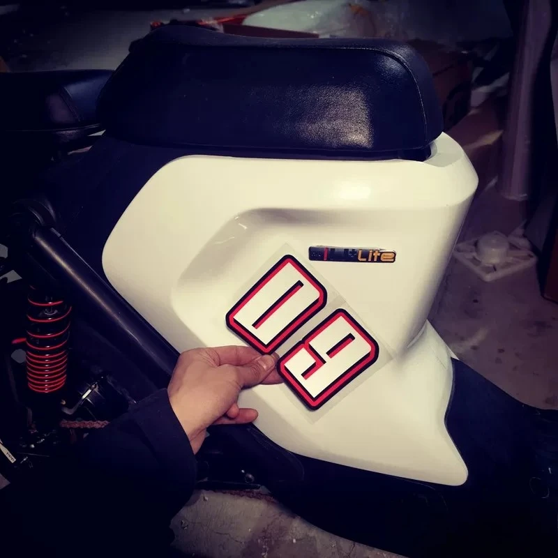 1Pc Red Outline Racing Number 0-9 Sticker,Waterproof for E-Bike,Motorcycle Shell,Helmet Mod