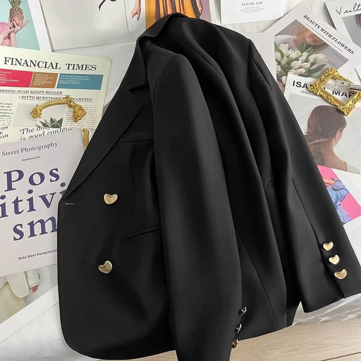 Women's Autumn/Winter Retro Casual Short Sleeved Love Button Blazer Coat Commuting Solid Color Loose Single Breasted Suit Coat