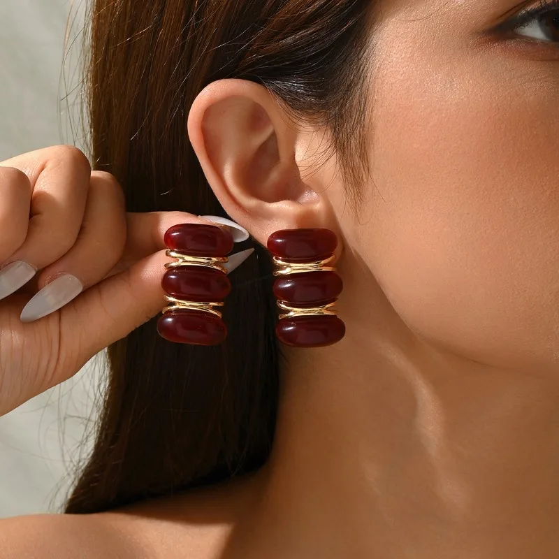 Wine Red Resin Huggie Earrings for Women Gold Tone C Shape Bead Square Rectangular Geometric Vintage Elegant Cool Jewelry Gift