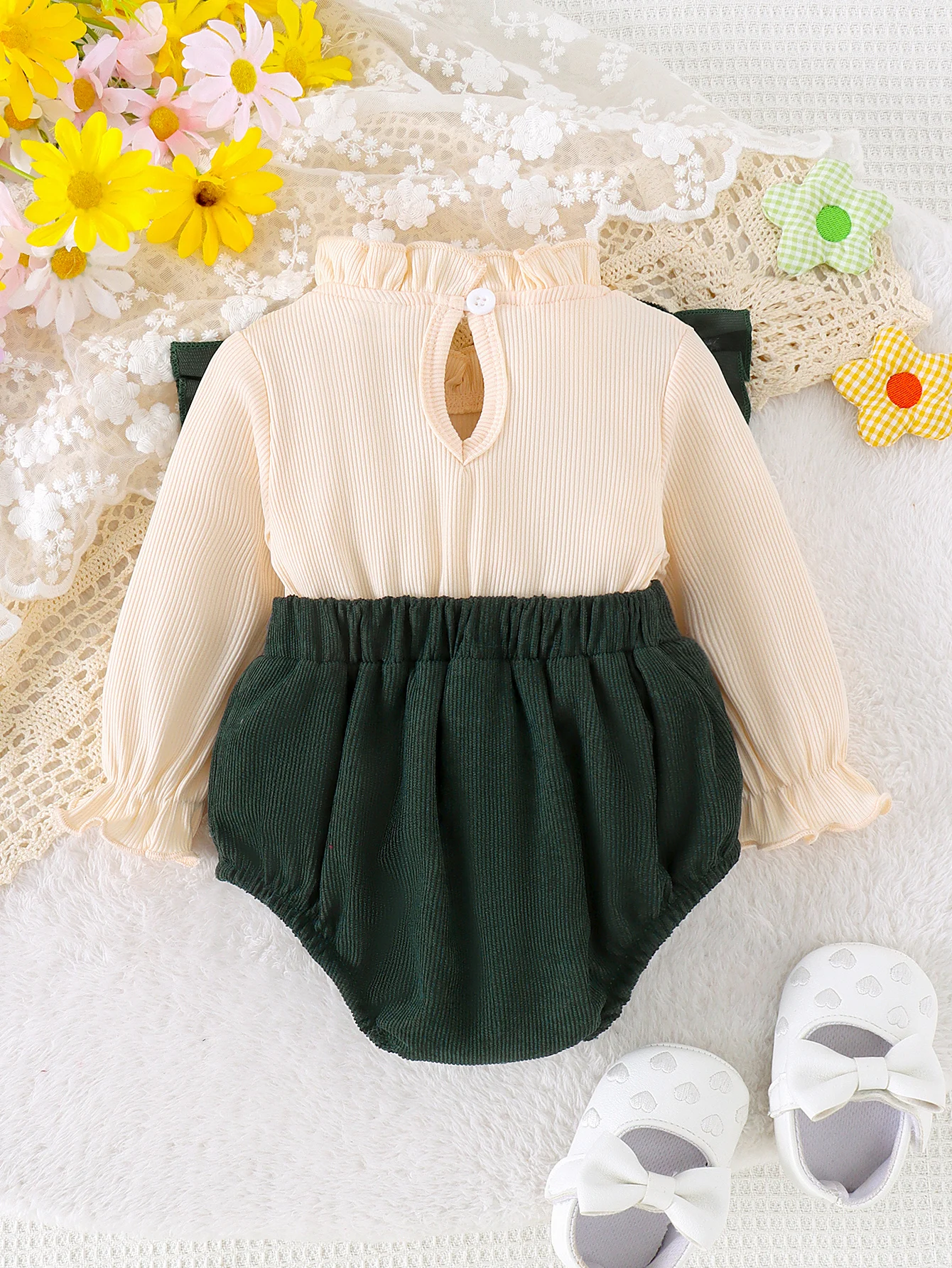 New Autumn Style For Newborn Girls Aged 0-1 Years Old. Comfortable Simple Apricot Color Top + Suspenders And Trousers