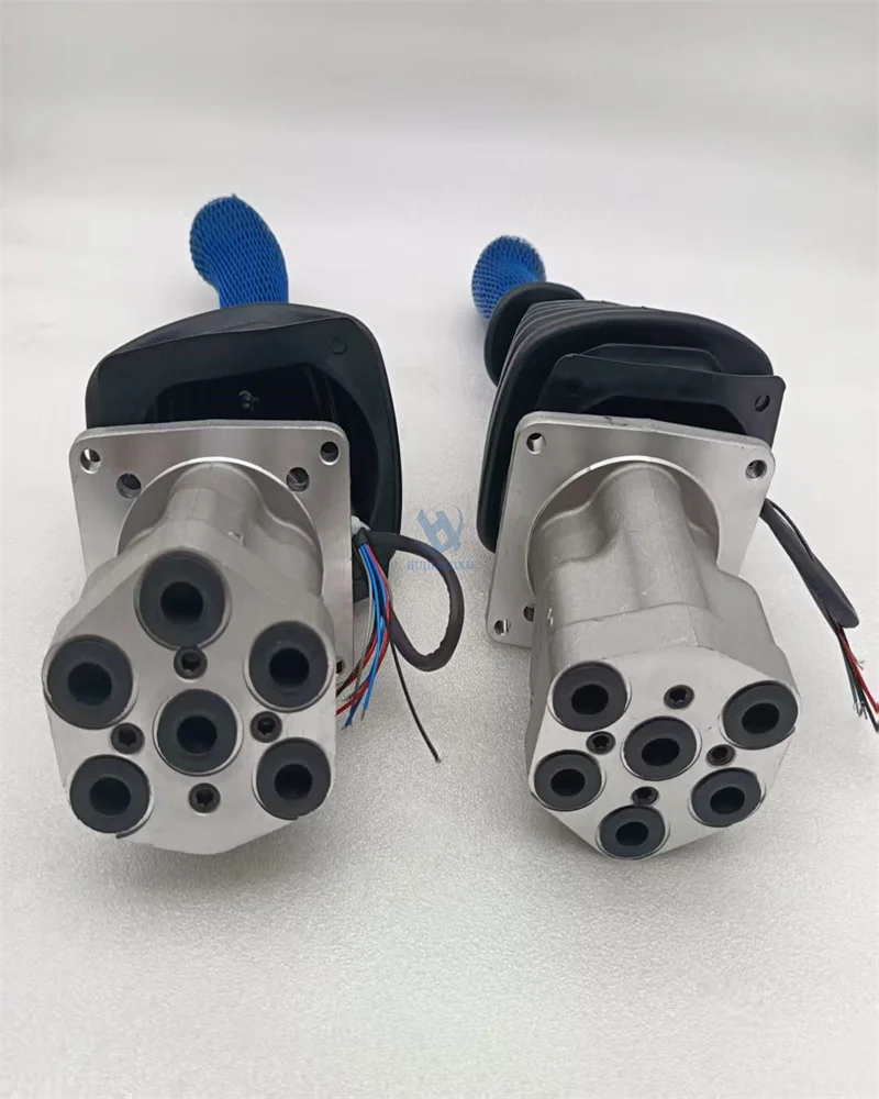 31Q620013 Joystick Pilot Valve 31Q6-20013 for Hyundai R140LC-9 R145CR-9 R180LC-9 R250LC-9 R140W-9 R170W-9 Excavator