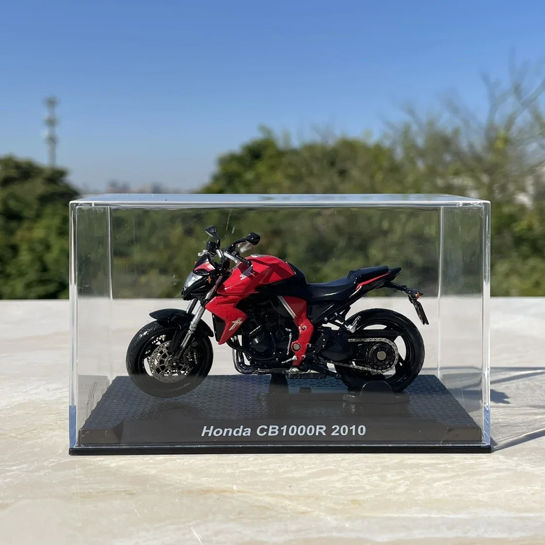 1:24 Scale Diecast Alloy Honda CB1000R 2010 Toys Motorcycle Model Classics Adult Collectible Souvenir Gifts Static Display