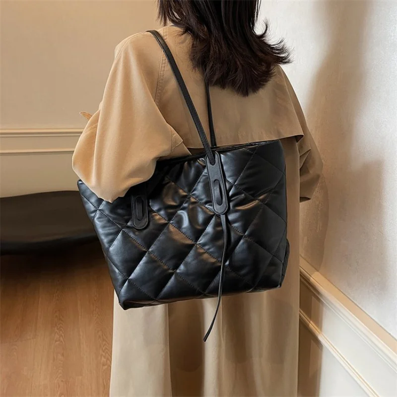 

Popular Leather Crossbody Bag For Women Fashionable Shoulder Handbag Elegant Messenger By Famous Designer Luxury Brand