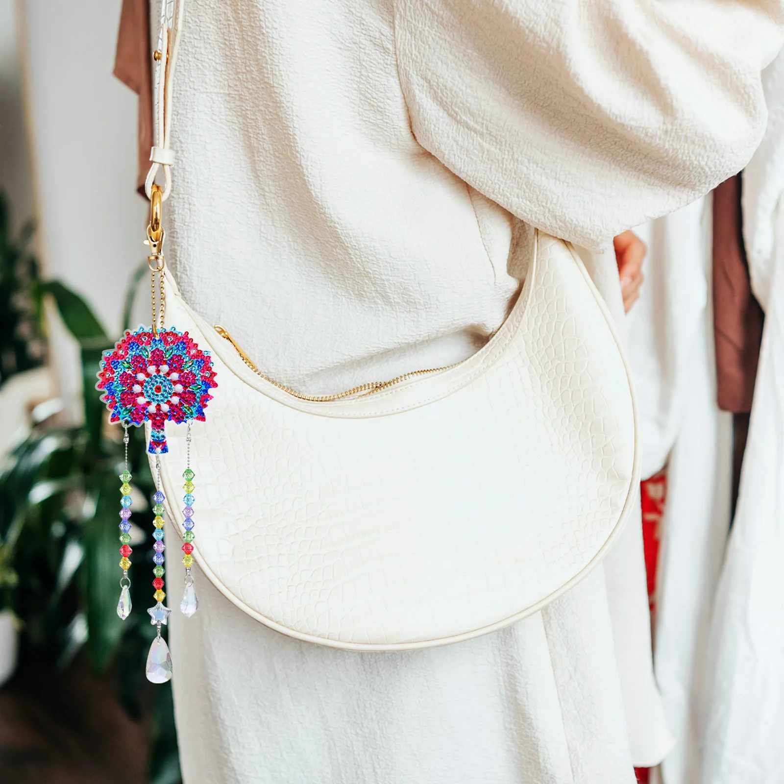 

8Pcs Diamond Art Ornaments Stylish Keychains Acrylic Long-Lasting Bag Charms Room Decor Unique Accessories Diamond Wind Chimes