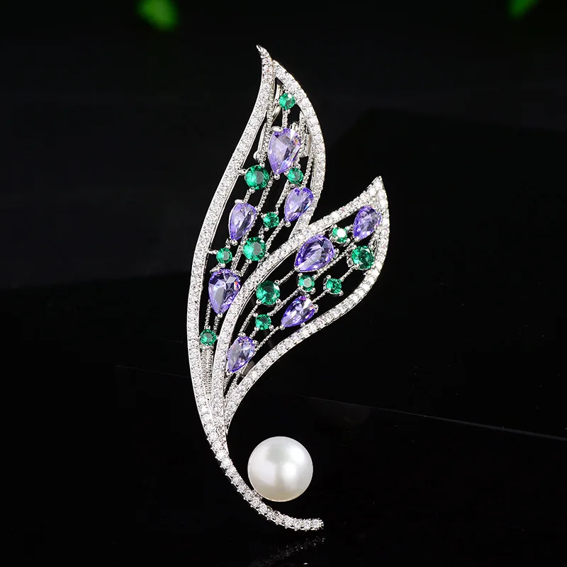 

New Fresh Water Pearl Leaf Brooch Micro-inlay Zircon Luxury Design Women Delicate Corsage Temperament Accessories Pins