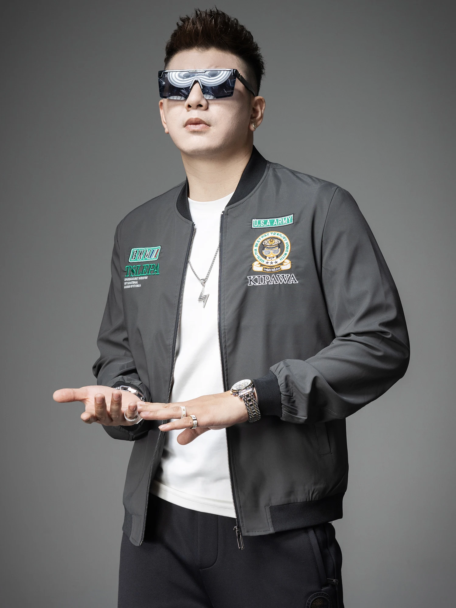 

Мужская повседневная куртка в стиле милитари с вышивкой, осенняя молодежная модная куртка-ветровка с воротником-стойкой, на молнии, с длинными рукавами