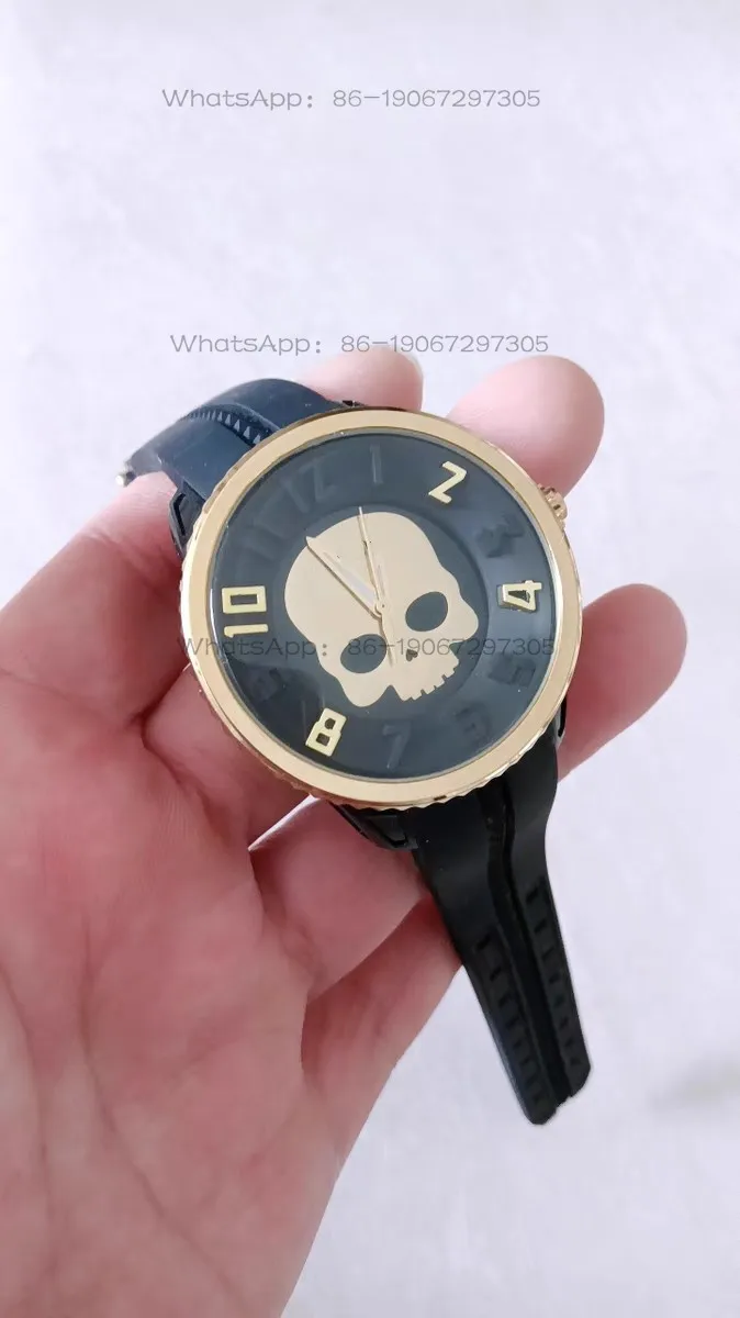 Quartz Fashion Couple Large Plate Boys and Girls Silicone Strap Gold Watch view 4