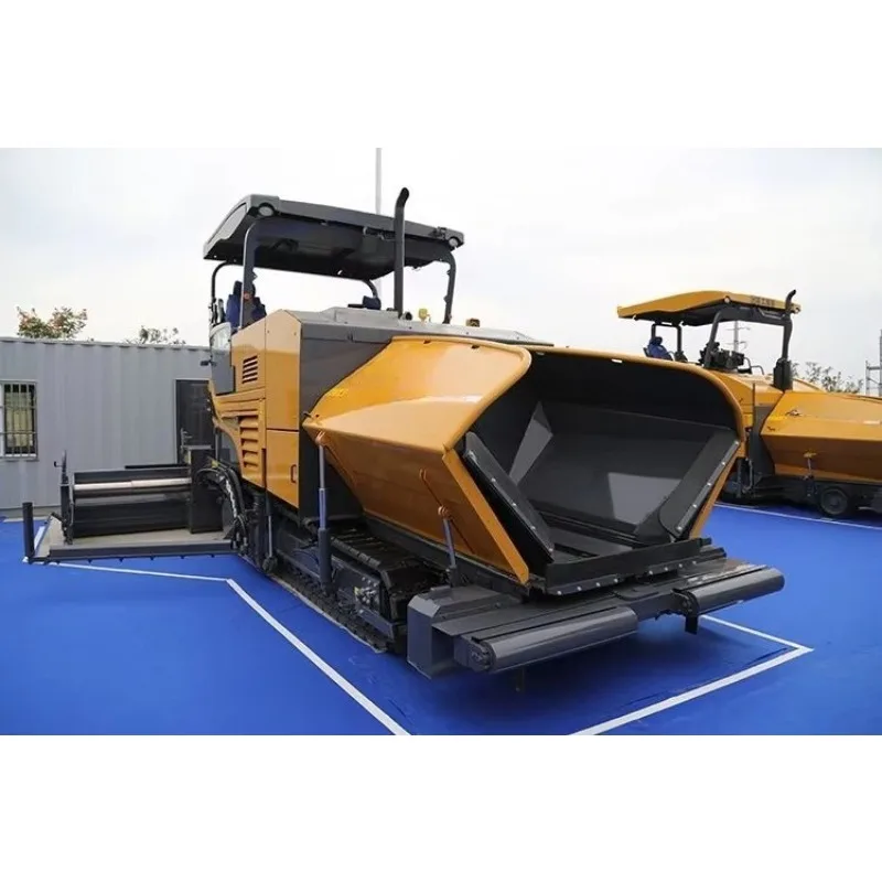 5.8m Asphalt Machinery Crawler Road Paver for Road Construction and Highway Paving Projects Suitable