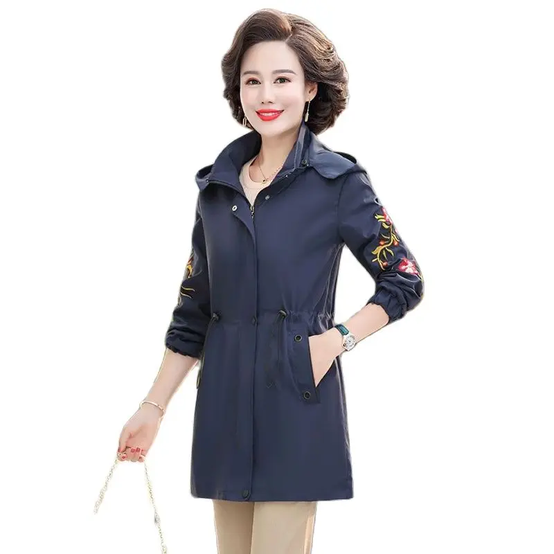 

Spring Autumn Large-size Windbreaker , Exotic Noble, Middle-aged And Long-aged Women's Autumn Embroidered