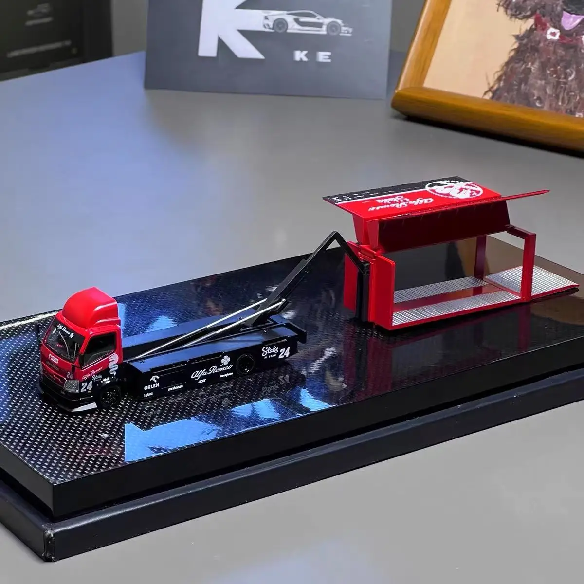 Stock pronti Micro Turbo 1/64 Gull Wing Gat Camion personalizzato Collezione rossa metallizzata Modello di auto in scala regalo