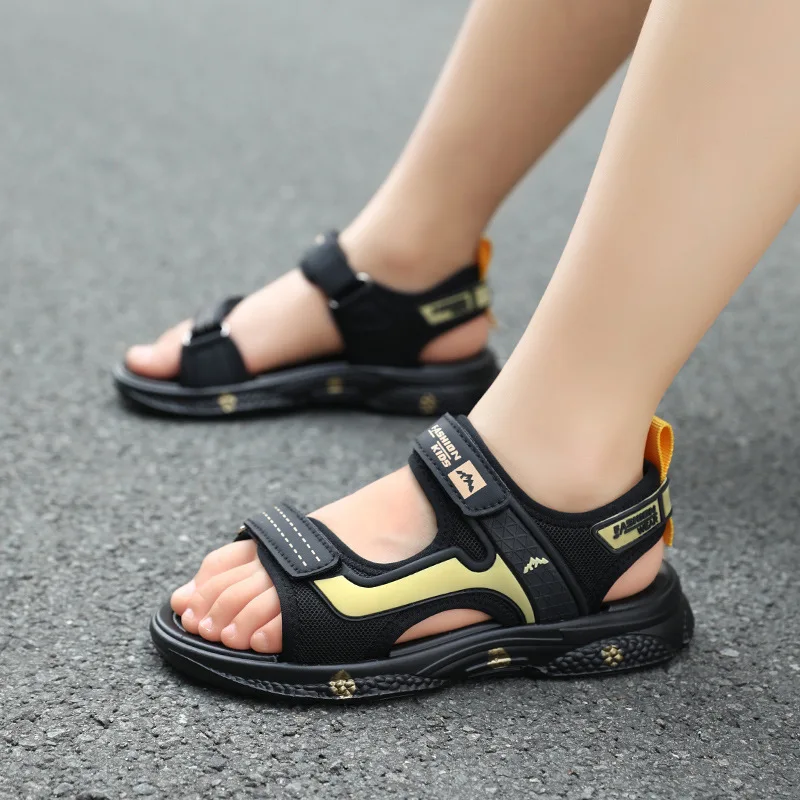 

Boys' sandals 2024 new Korean style summer baby children's non-slip soft-soled shoes for middle-aged and older children