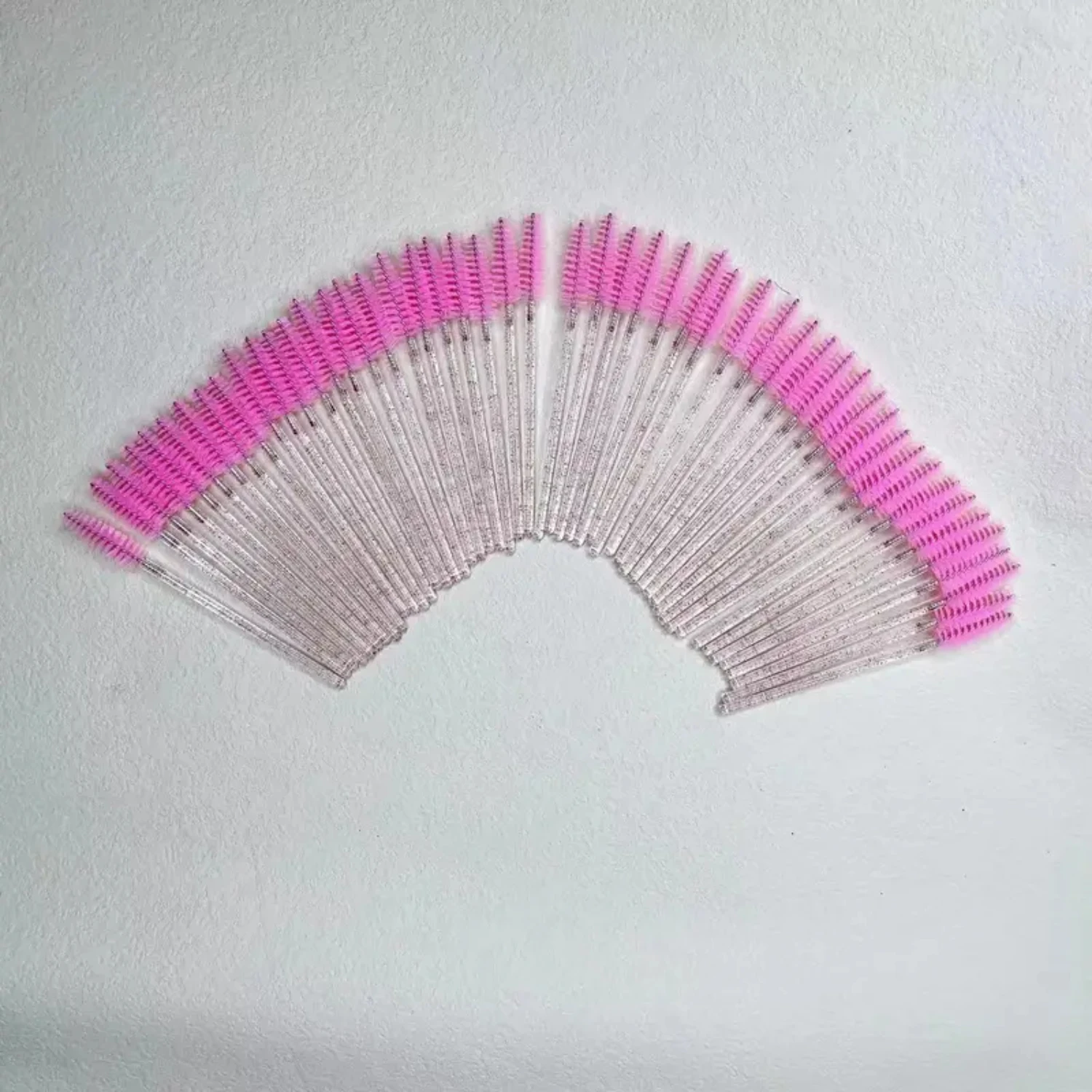 Disposable Eyelash Brushes - Pack of 50 Convenient and Hygienic Wands for Makeup Application and Removal - Perfect for Professio