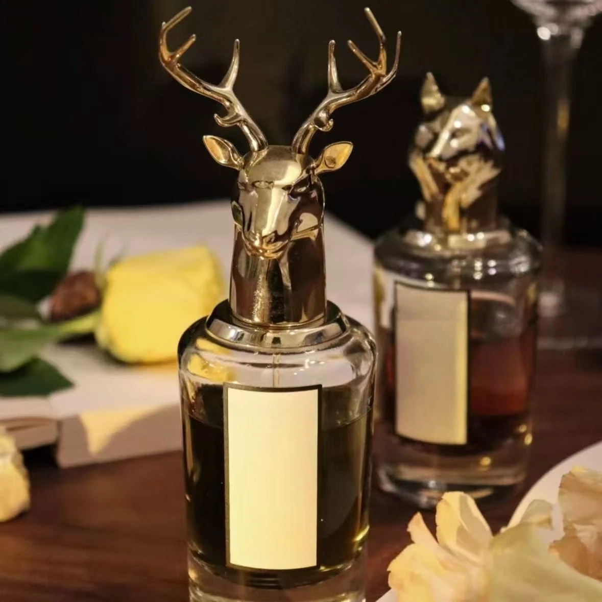 75ML 高級ブランド香水 神秘的な気質 ユニークな琥珀の甘さ 長続きする香り 人々の注目を集めます