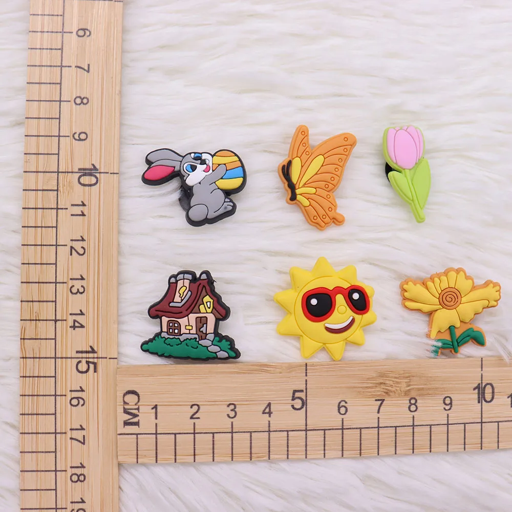 1pcs PVC Shoe Charms Buckle Rabbit Butterfly Sun Flower House Sandals Shoes Decoration Garden Shoes Button Accessories Kid Gift