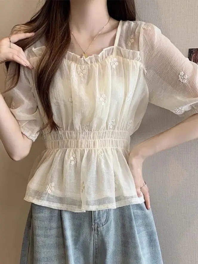 Summer 2026  Floral Embroidery Bubble Sleeve Short Shirt Women's Sweet Style Loose Fit Gathered Waist Square Collar Blouse