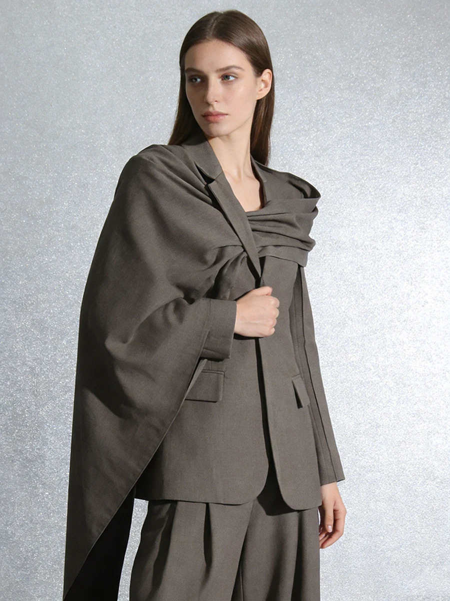 TWOTWINSTYLE Minimalist Stylish City Outings Shawl Collar Blazer Female Draped Slim Fabric Pocket Decoration for Art Exhibitions